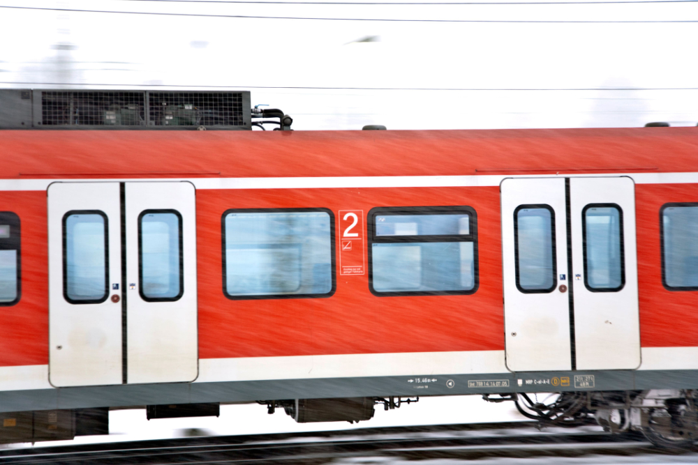 Wer mit dem Deutschlandticket unterwegs ist, darf mit Verkehrsmitteln des öffentlichen Personennahverkehrs reisen. (Foto: AdobeStock/travelview)