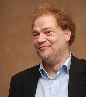 Prof. Lars Holtkamp