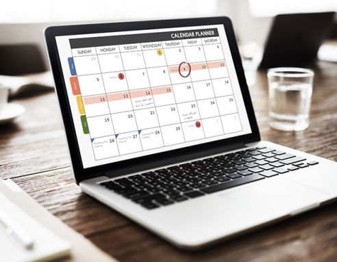 Kalender Laptop (c) Fotolia - Rawpixel.com