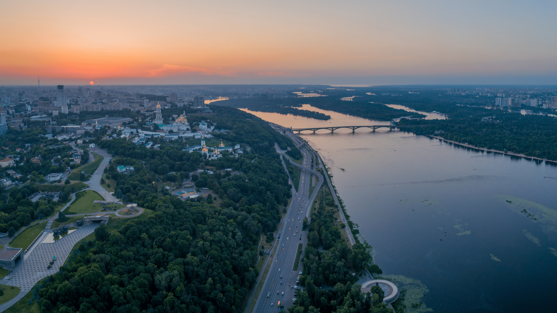 Blick auf Kiew vor dem Krieg (Foto: AdobeStock/lalsstock)