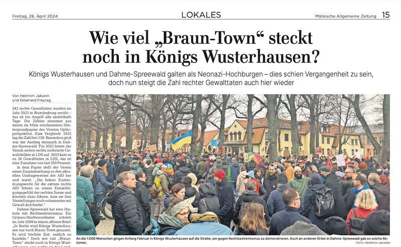Auch ein Teil der Geschichte: Das Beitragsbild zeigt Menschen, die gegen Rechtsextremismus demonstrieren.  (Bild: MAZ)