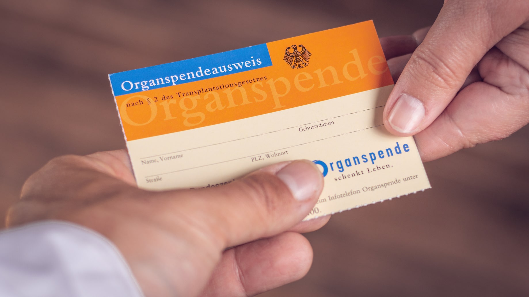 Mit dem Organspendeausweis stimmt ein Patient posthum der Organentnahme zu. (Foto: Fotolia/mpix-foto)