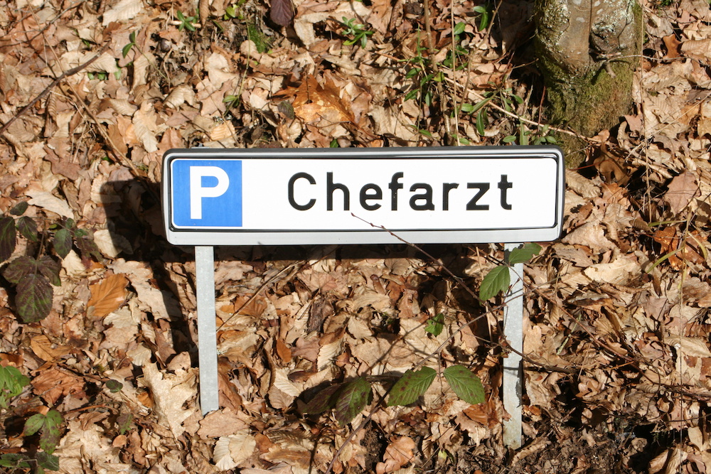 Wer darf auf Kundenparkplätzen parken? Das entscheidet der BGH. (Foto: AdobeStock/Inka)