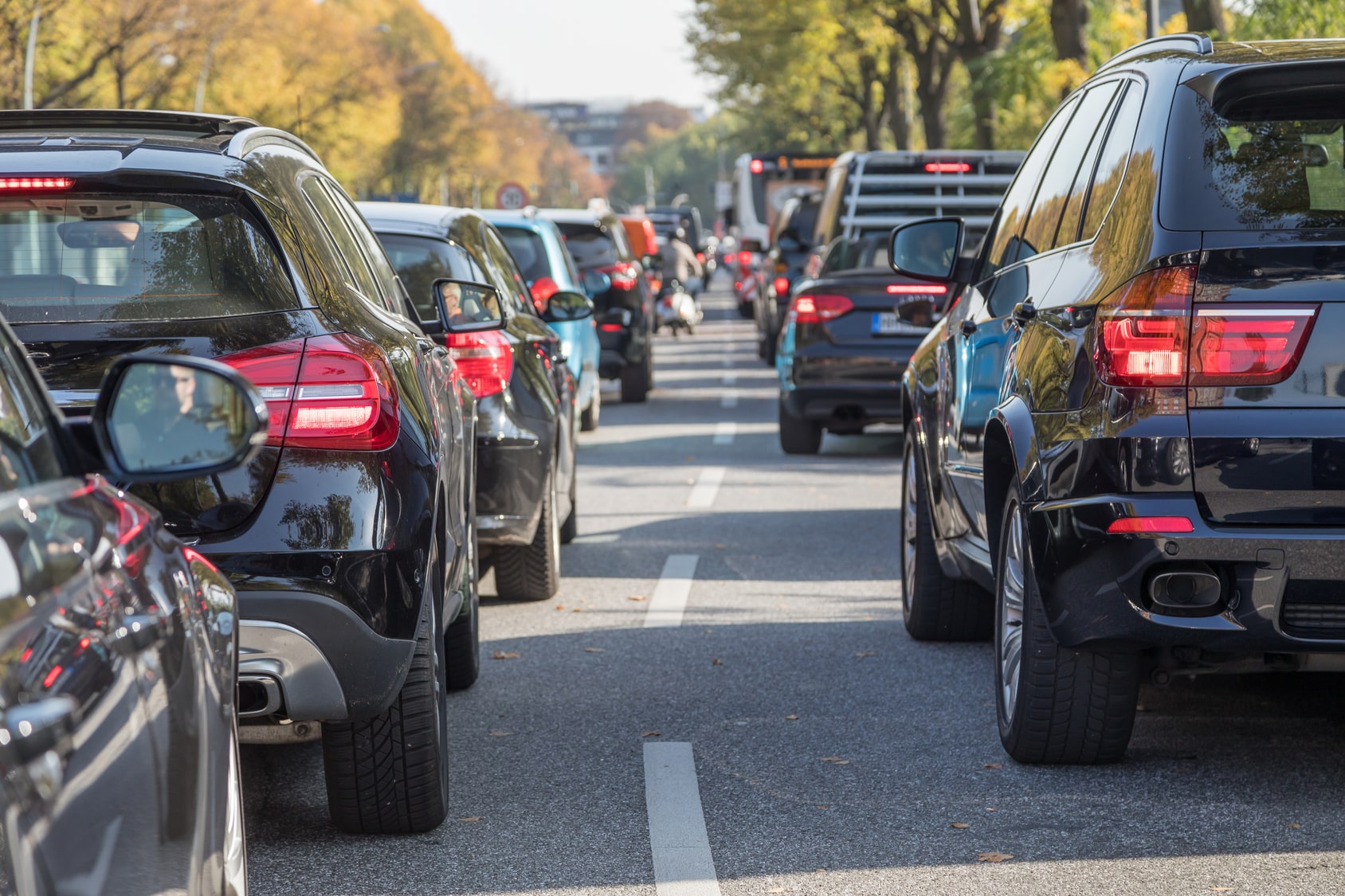 Mehr Autos und mehr Baustellen führten laut ADAC auch zu mehr Staus. (Foto: Fotolia/kara)