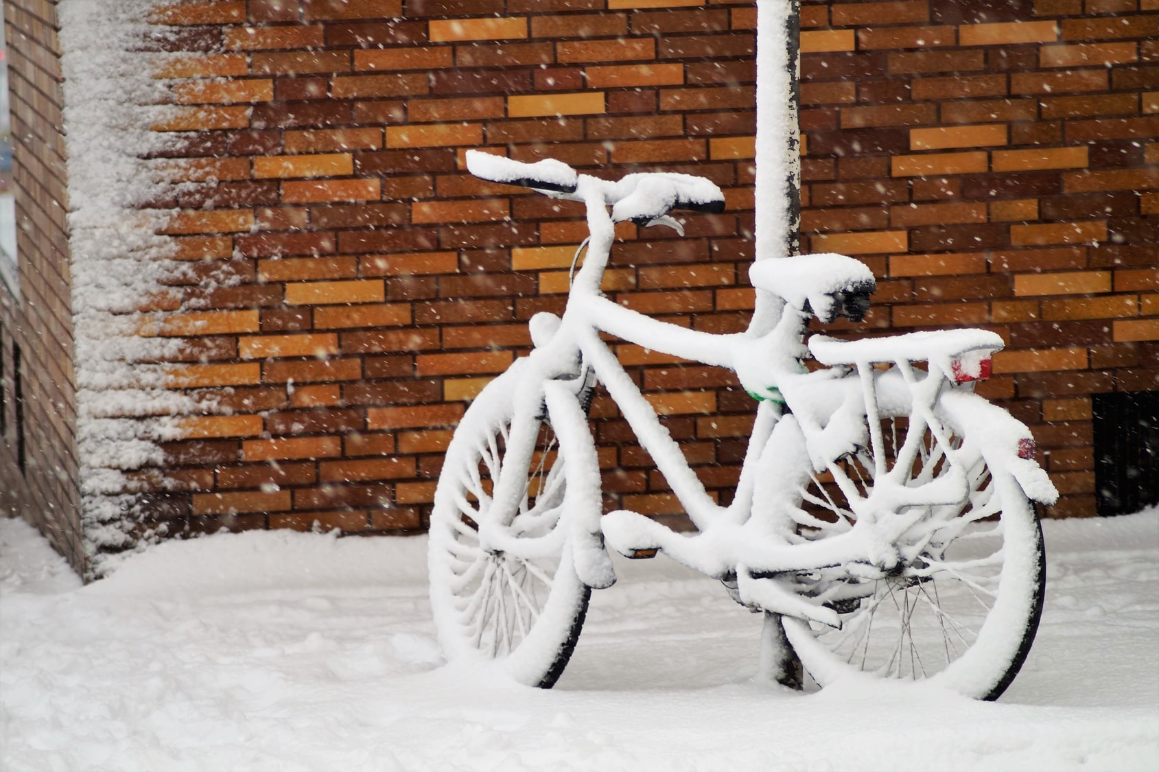 Schnee, Sturmböen, Regenschauer – der Winter hat es in sich. (Foto: Fotolia/annacovic)