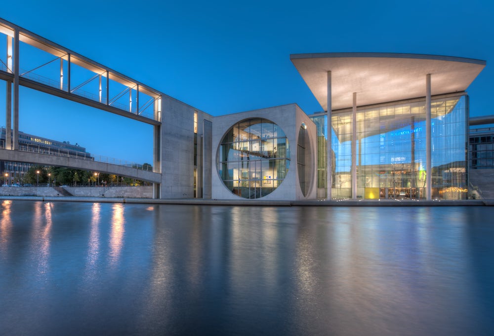 Das Marie-Elisabeth-Lüders-Haus. Dort befindet sich unter anderem die Parlamentsbibliothek. (Foto: AdobeStock/Jo Chambers)