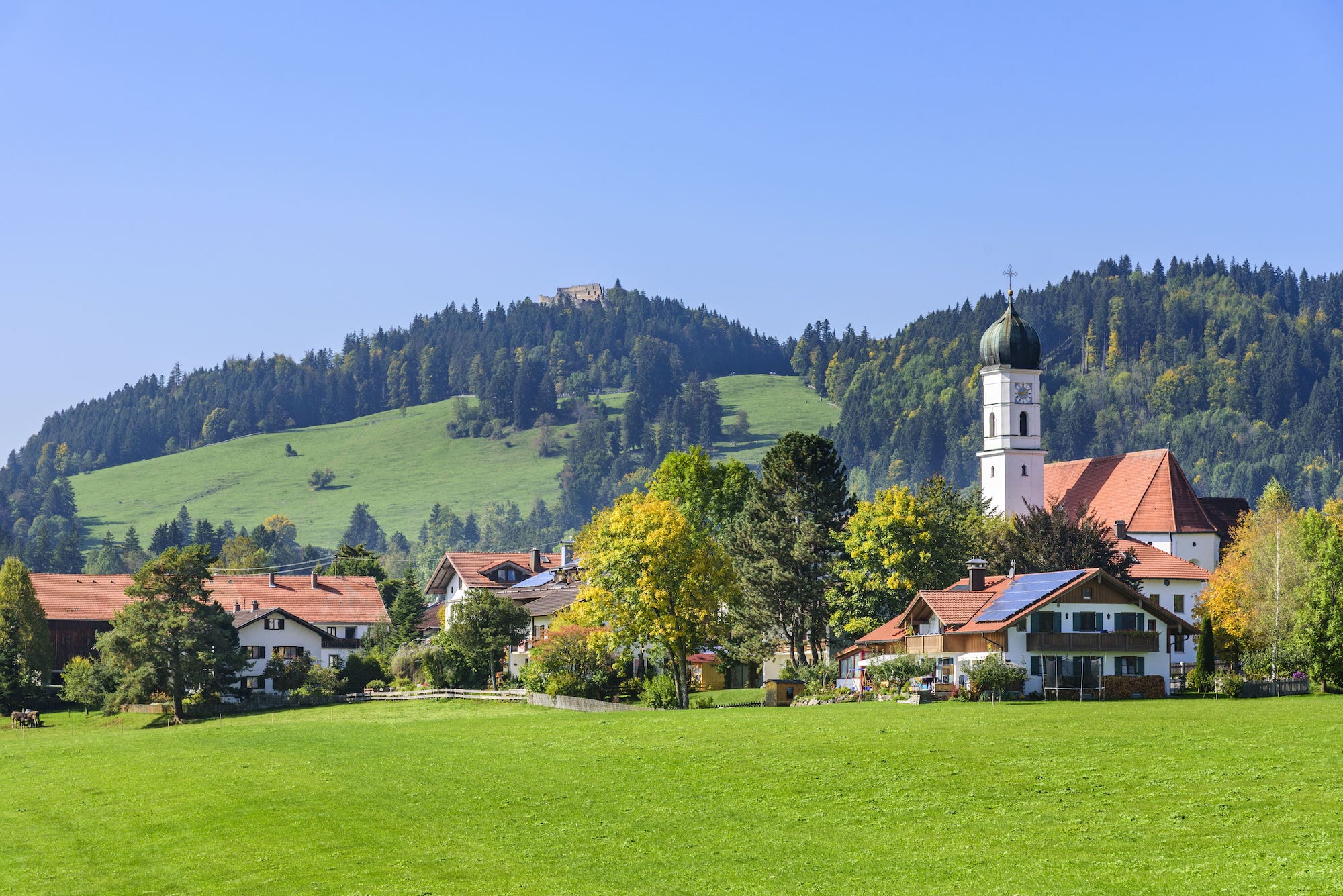 Für entlegene Dörfer ist die Zuwanderung einiger Städter eine große Chance. (Foto: Fotolia/ ARochau)