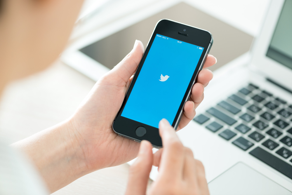 Die Twitter-Accounts einiger Promis wurden gehackt. (Foto: AdobeStock/bloomicon)