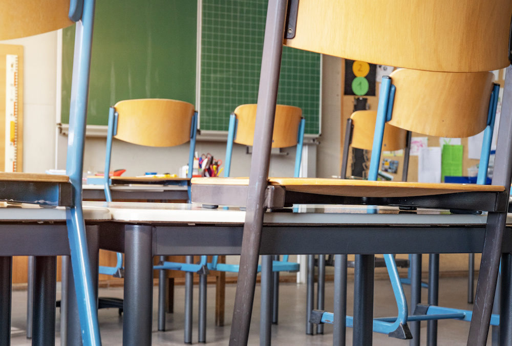 An vielen Schulen kann kein Unterricht stattfinden. (Symbolfoto: AdobeStock/Corri Seizinger)