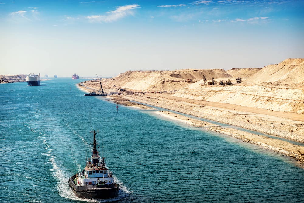 Der Suezkanal verbindet das Mittelmeer mit dem Roten Meer. (Symbolfoto: AdobeStock/Rangzen)
