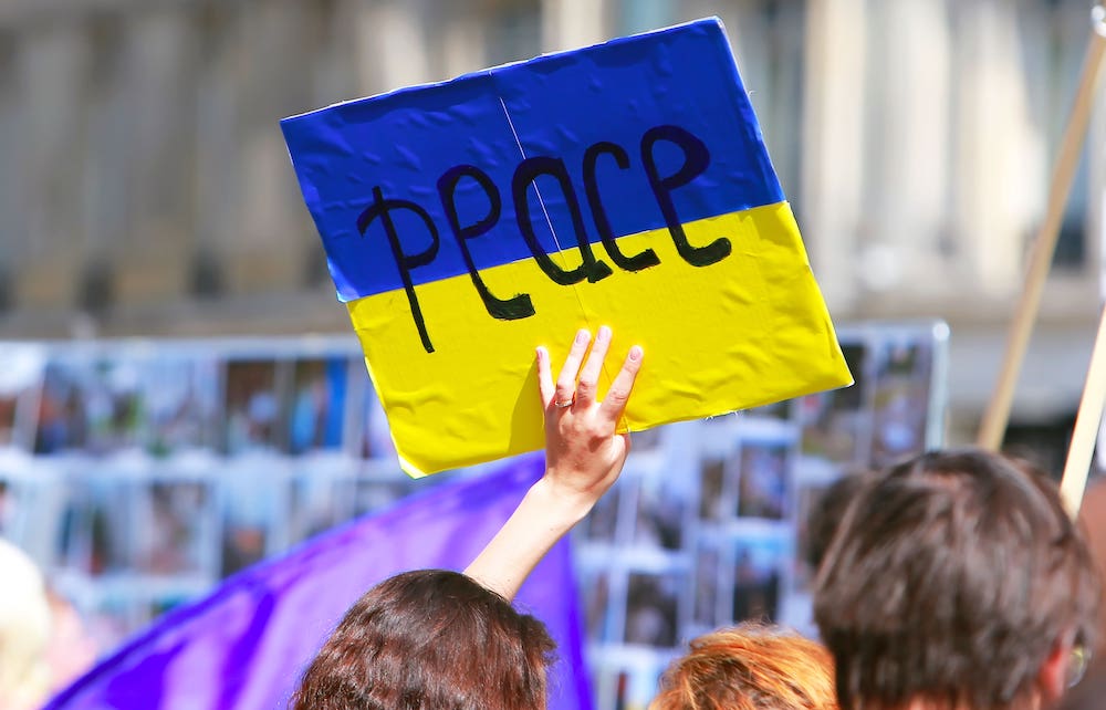 Am Wochenende gingen viele Menschen auf die Straßen, um für den Frieden zu demonstrieren. (Foto: AdobeStock/ denys_kuvaiev)