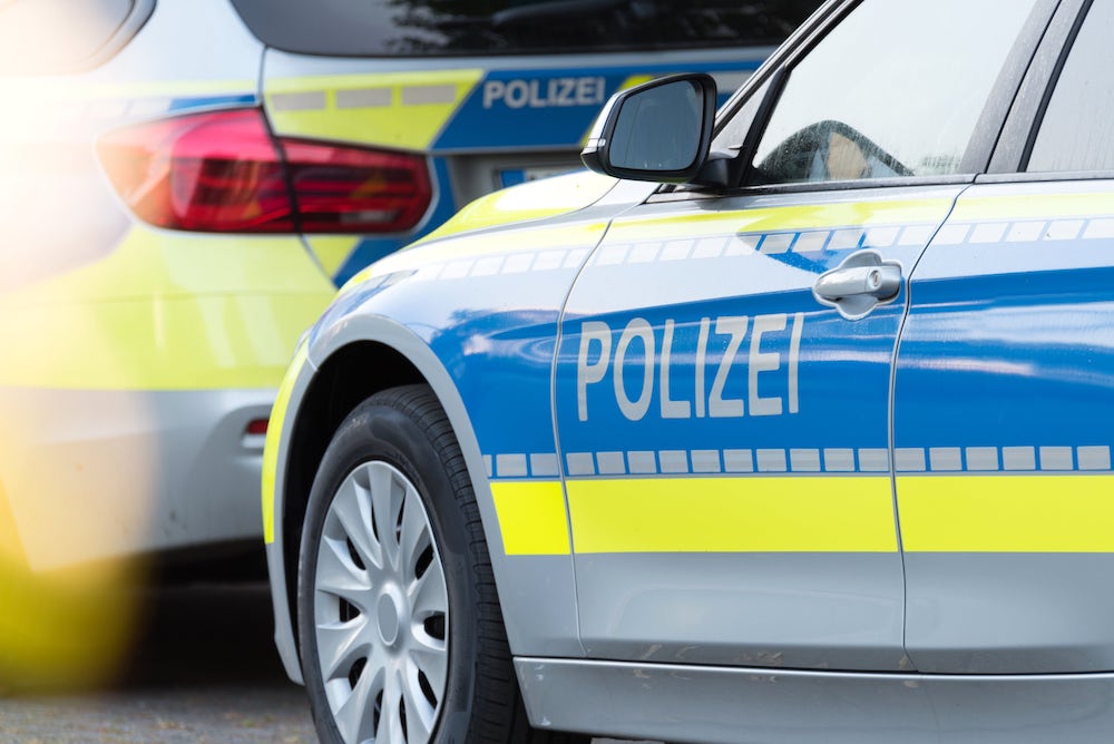 Ein Polizeiwagen auf der Straße. (Foto: AdobeStock/studio v-zwoelf)