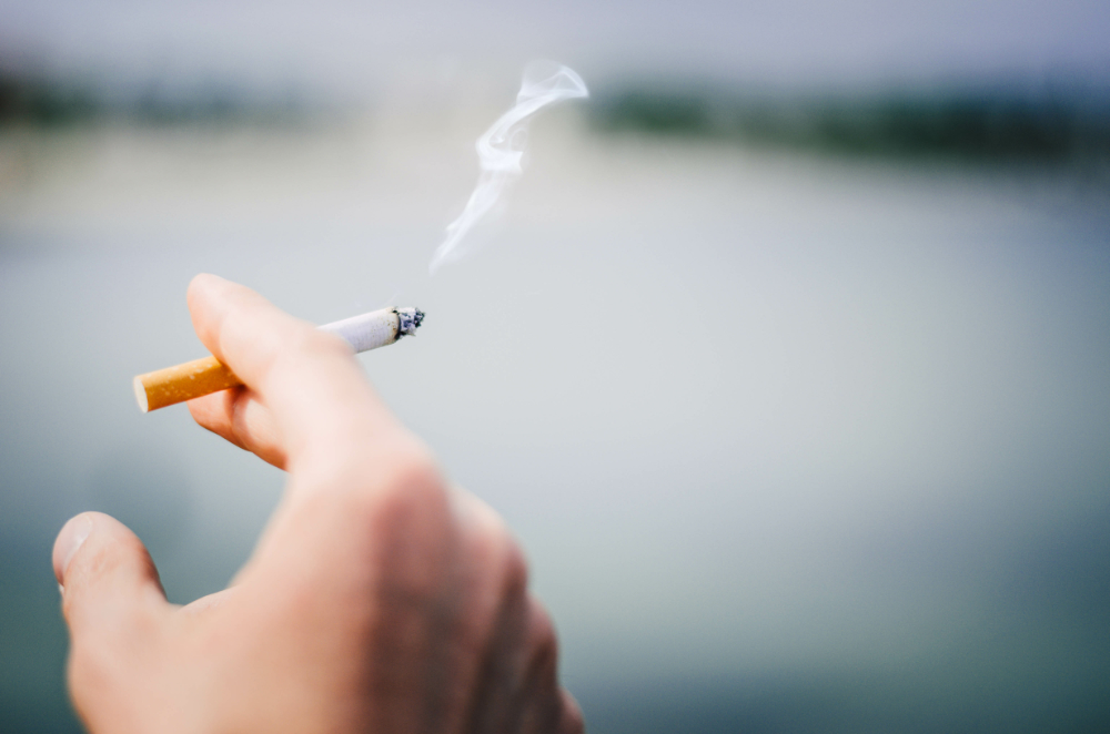Seit der Corona-Pandemie haben mehr Deutsche mit dem Rauchen begonnen. (Foto: AdobeStock/Kotarl)