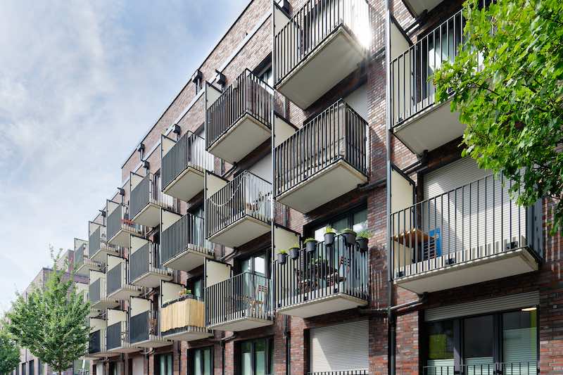 Auch Wohnheime und Studentensiedlungen sind vom starken Preisanstieg betroffen. (Foto: AdobeStock/gehapromo)