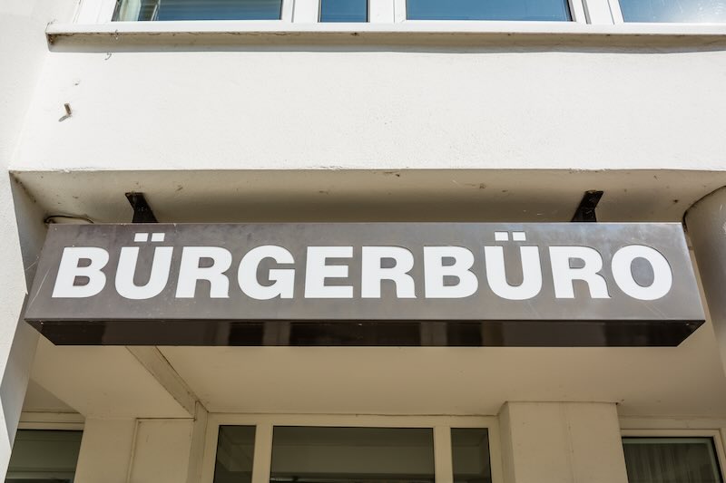 Wer begleitet die Verwaltung kritisch, wenn nicht der Lokaljournalismus? (Foto: AdobeStock/endstern)