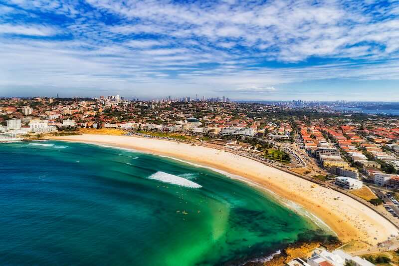 Bondi Beach in Sydney (Foto: AdobeStock/Taras Vyshnya)