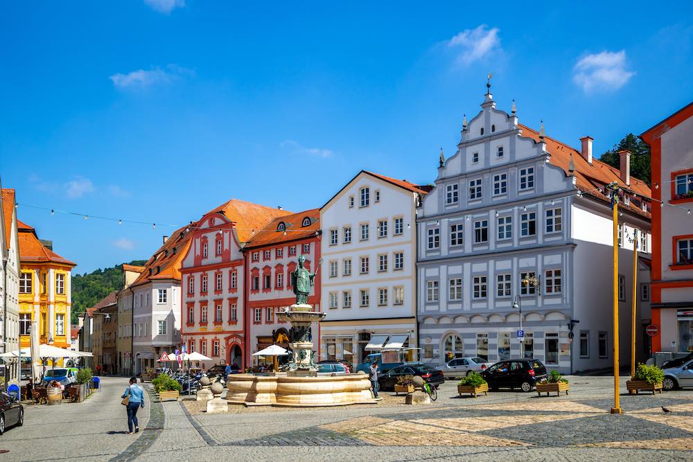 Marktplatz in Eichstätt (Foto: AdobeStock/Sina Ettmer)